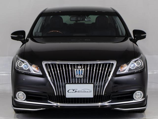 クラウンマジェスタ Ｆバージョン　後期型（禁煙車）（黒本革シート）（オプション１８インチアルミ）（新品タイヤ）（フルエアロ）（点検記録簿９枚）衝突軽減ブレーキ　踏み間違い防止機能　レーダークルーズ　ＢＳＭ　アダプティブハイビーム（5枚目）