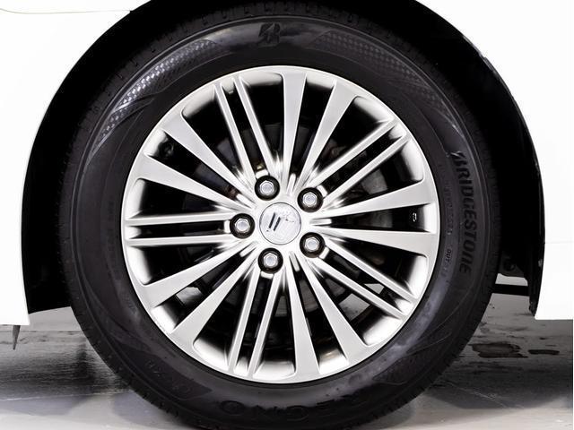 クラウンハイブリッド ロイヤルサルーンG (ベージュ本革シート)(オプション17インチアルミ) アダプティブハイビーム シートメモリー シート&ステアリングヒーター Bluetooth レギュラーガソリン仕様 HDDマルチ(6枚目)