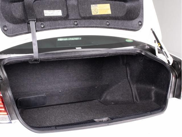 クラウンハイブリッド ロイヤルサルーンG (ベージュ本革シート)(オプション17インチアルミ) アダプティブハイビーム シートメモリー シート&ステアリングヒーター Bluetooth レギュラーガソリン仕様 HDDマルチ(30枚目)