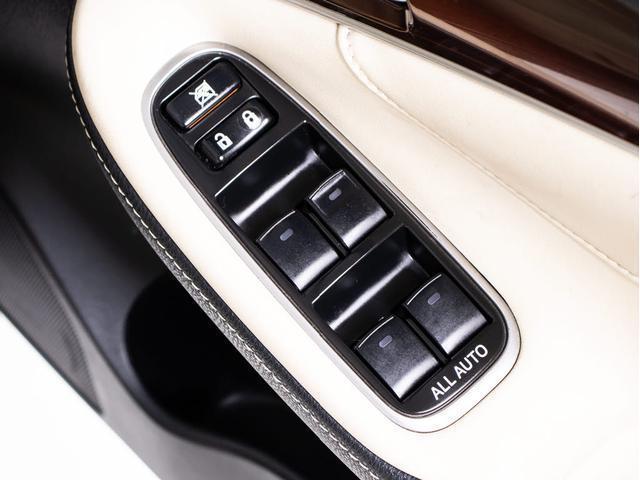 クラウンハイブリッド ロイヤルサルーンG (ベージュ本革シート)(オプション17インチアルミ) アダプティブハイビーム シートメモリー シート&ステアリングヒーター Bluetooth レギュラーガソリン仕様 HDDマルチ(39枚目)