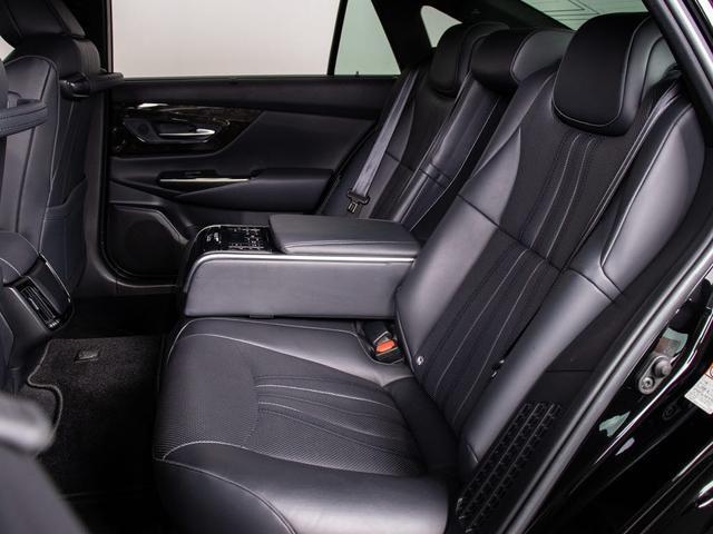 クラウンハイブリッド Ｇ－エグゼクティブ　後期／黒革／プレミアムサウンド／３６０度カメラ／ＨＵＤ／ＢＳＭ／パノラミックビューモニター／後席ＶＩＰ／シートエアコン／シートヒーター／パーキングアシスト／車線逸脱防止／衝突軽減ブレーキ（35枚目）