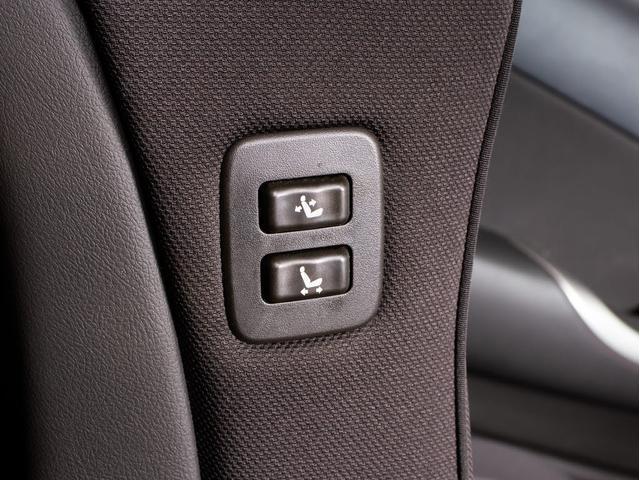 クラウン アスリート　後期型（サンルーフ）（ローダウン）Ｂｌｕｅｔｏｏｔｈ対応　ＨＤＤマルチナビ　レギュラーガソリン仕様　カラーバックカメラ　ＨＩＤヘッドライト　パワーシート　クルーズコントロール　フルセグ　ＣＤ録音（37枚目）