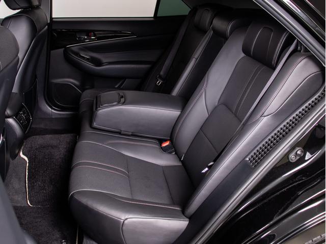 クラウンハイブリッド アスリートＳ　Ｊ－フロンティアリミテッド　後期型（禁煙車）（特別仕様車）（黒本革シート）（オプション１８インチアルミ）（フルエアロ）（トヨタセーフティセンス）衝突軽減ブレーキ　踏み間違い防止機能　車線逸脱抑制機能ＬＤＡ　レーダークルーズ（7枚目）