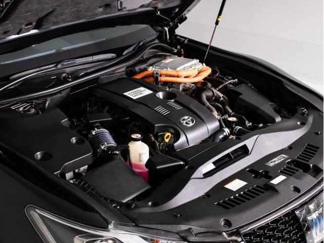 クラウンハイブリッド アスリートＳ　Ｊ－フロンティアリミテッド　後期型（禁煙車）（特別仕様車）（黒本革シート）（オプション１８インチアルミ）（フルエアロ）（トヨタセーフティセンス）衝突軽減ブレーキ　踏み間違い防止機能　車線逸脱抑制機能ＬＤＡ　レーダークルーズ（30枚目）