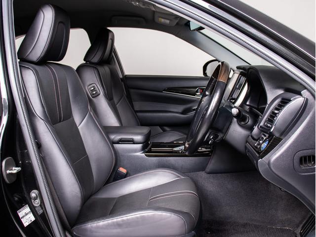 クラウンハイブリッド アスリートＳ　Ｊ－フロンティアリミテッド　後期型（禁煙車）（特別仕様車）（黒本革シート）（オプション１８インチアルミ）（フルエアロ）（トヨタセーフティセンス）衝突軽減ブレーキ　踏み間違い防止機能　車線逸脱抑制機能ＬＤＡ　レーダークルーズ（34枚目）