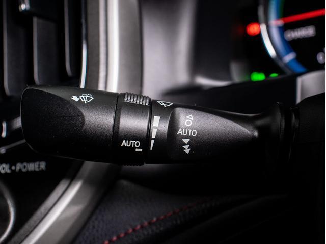 クラウンハイブリッド アスリートＳ　Ｊ－フロンティアリミテッド　後期型（禁煙車）（特別仕様車）（黒本革シート）（オプション１８インチアルミ）（フルエアロ）（トヨタセーフティセンス）衝突軽減ブレーキ　踏み間違い防止機能　車線逸脱抑制機能ＬＤＡ　レーダークルーズ（44枚目）