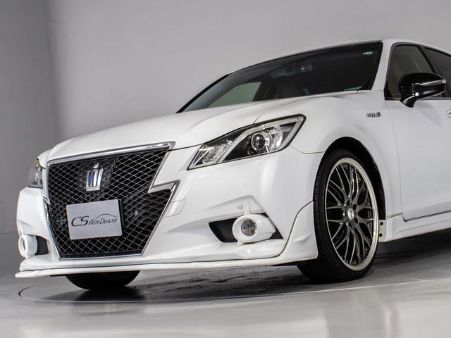 クラウンハイブリッド アスリートＳ　オートサロン出展モデル（禁煙車）（特注フォーブレザーシート）（２０インチアルミ）（フルエアロ）（レクサスパール＆ルーフブラックカスタム）衝突軽減ブレーキ　踏み間違い防止機能　　Ｂｌｕｅｔｏｏｔｈ対応（6枚目）