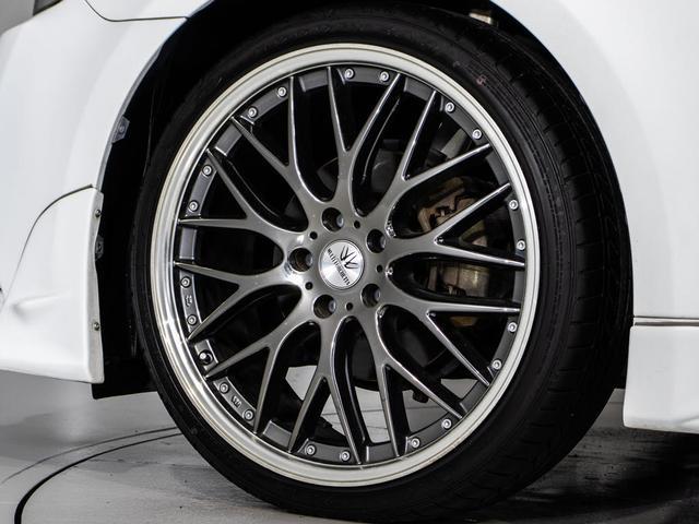 クラウンハイブリッド アスリートＳ　オートサロン出展モデル（禁煙車）（特注フォーブレザーシート）（２０インチアルミ）（フルエアロ）（レクサスパール＆ルーフブラックカスタム）衝突軽減ブレーキ　踏み間違い防止機能　　Ｂｌｕｅｔｏｏｔｈ対応（8枚目）