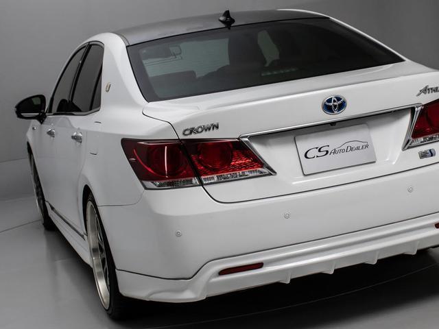 クラウンハイブリッド アスリートＳ　オートサロン出展モデル（禁煙車）（特注フォーブレザーシート）（２０インチアルミ）（フルエアロ）（レクサスパール＆ルーフブラックカスタム）衝突軽減ブレーキ　踏み間違い防止機能　　Ｂｌｕｅｔｏｏｔｈ対応（26枚目）