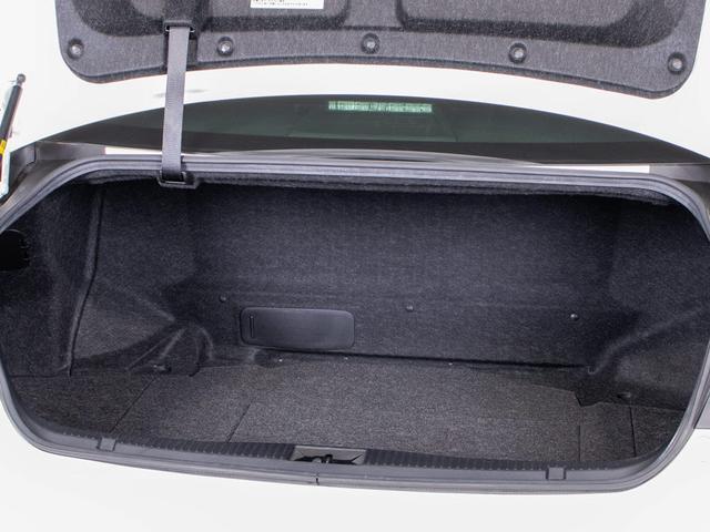 クラウンハイブリッド アスリートＳ　オートサロン出展モデル（禁煙車）（特注フォーブレザーシート）（２０インチアルミ）（フルエアロ）（レクサスパール＆ルーフブラックカスタム）衝突軽減ブレーキ　踏み間違い防止機能　　Ｂｌｕｅｔｏｏｔｈ対応（31枚目）