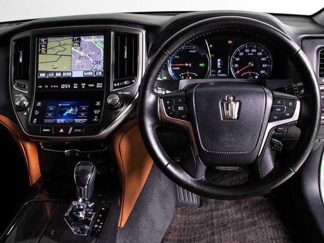 クラウンハイブリッド アスリートＳ　オートサロン出展モデル（禁煙車）（特注フォーブレザーシート）（２０インチアルミ）（フルエアロ）（レクサスパール＆ルーフブラックカスタム）衝突軽減ブレーキ　踏み間違い防止機能　　Ｂｌｕｅｔｏｏｔｈ対応（33枚目）