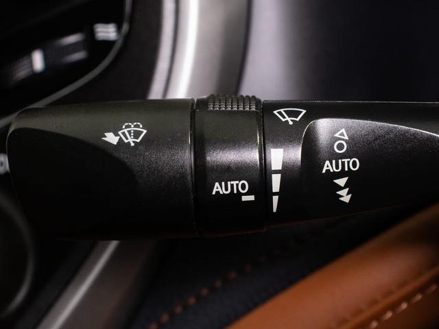 クラウンハイブリッド アスリートＳ　オートサロン出展モデル（禁煙車）（特注フォーブレザーシート）（２０インチアルミ）（フルエアロ）（レクサスパール＆ルーフブラックカスタム）衝突軽減ブレーキ　踏み間違い防止機能　　Ｂｌｕｅｔｏｏｔｈ対応（49枚目）