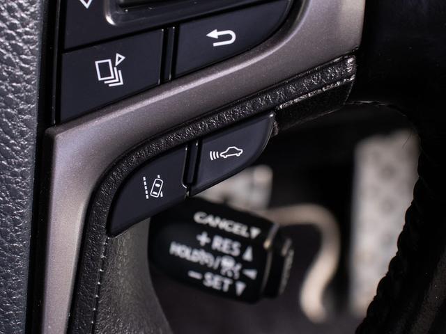 クラウンハイブリッド アスリートＳ　Ｊ－フロンティアリミテッド　後期型（禁煙車）（特別仕様車）（オプション１８インチアルミ）（新品タイヤ）（トヨタセーフティセンス）衝突軽減ブレーキ　踏み間違い防止機能　車線逸脱抑制　レーダークルーズ　専用インテリア＆エクステリア（9枚目）