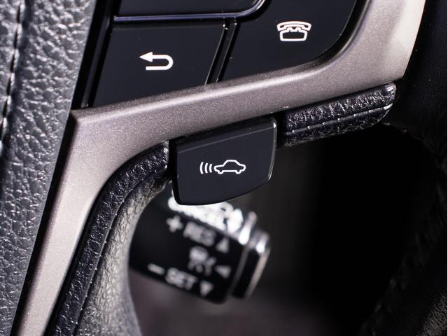 クラウンマジェスタ Ｆバージョン　（黒本革シート）（オプション１８インチアルミ）（フルエアロ）（衝突軽減ブレーキ）（踏み間違い防止機能）レーダークルーズ　ＢＳＭ　イージークローザー　後席ＶＩＰ仕様　Ｂｌｕｅｔｏｏｔｈ対応　ＨＤＤマルチ（11枚目）