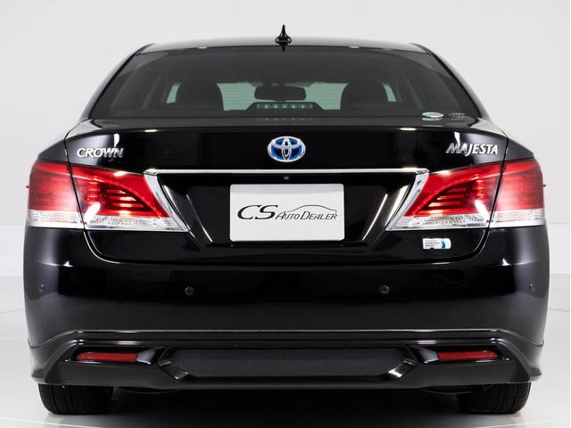 クラウンマジェスタ Ｆバージョン　（黒本革シート）（オプション１８インチアルミ）（フルエアロ）（衝突軽減ブレーキ）（踏み間違い防止機能）レーダークルーズ　ＢＳＭ　イージークローザー　後席ＶＩＰ仕様　Ｂｌｕｅｔｏｏｔｈ対応　ＨＤＤマルチ（17枚目）