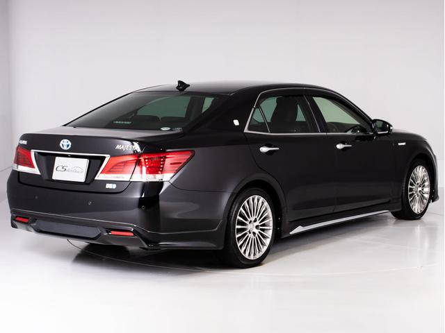 クラウンマジェスタ Ｆバージョン　（黒本革シート）（オプション１８インチアルミ）（フルエアロ）（衝突軽減ブレーキ）（踏み間違い防止機能）レーダークルーズ　ＢＳＭ　イージークローザー　後席ＶＩＰ仕様　Ｂｌｕｅｔｏｏｔｈ対応　ＨＤＤマルチ（18枚目）