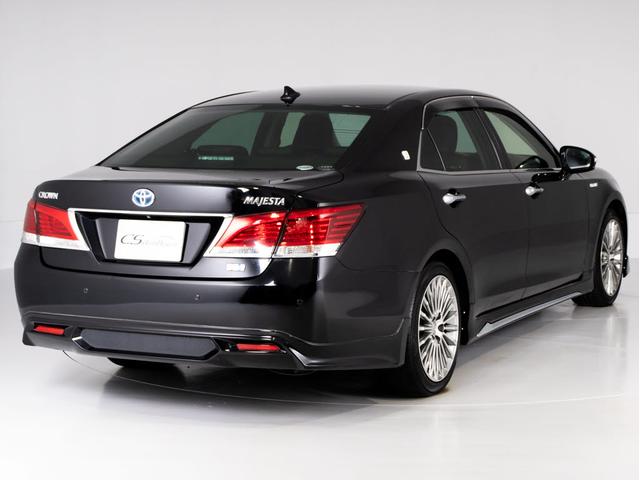 クラウンマジェスタ Ｆバージョン　（黒本革シート）（オプション１８インチアルミ）（フルエアロ）（衝突軽減ブレーキ）（踏み間違い防止機能）レーダークルーズ　ＢＳＭ　イージークローザー　後席ＶＩＰ仕様　Ｂｌｕｅｔｏｏｔｈ対応　ＨＤＤマルチ（19枚目）