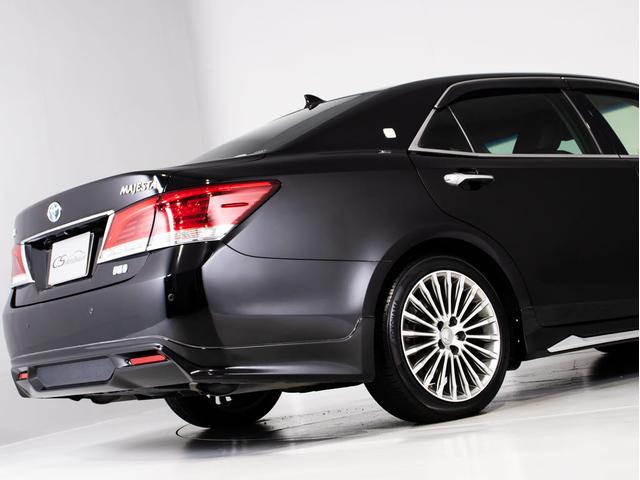 クラウンマジェスタ Ｆバージョン　（黒本革シート）（オプション１８インチアルミ）（フルエアロ）（衝突軽減ブレーキ）（踏み間違い防止機能）レーダークルーズ　ＢＳＭ　イージークローザー　後席ＶＩＰ仕様　Ｂｌｕｅｔｏｏｔｈ対応　ＨＤＤマルチ（23枚目）