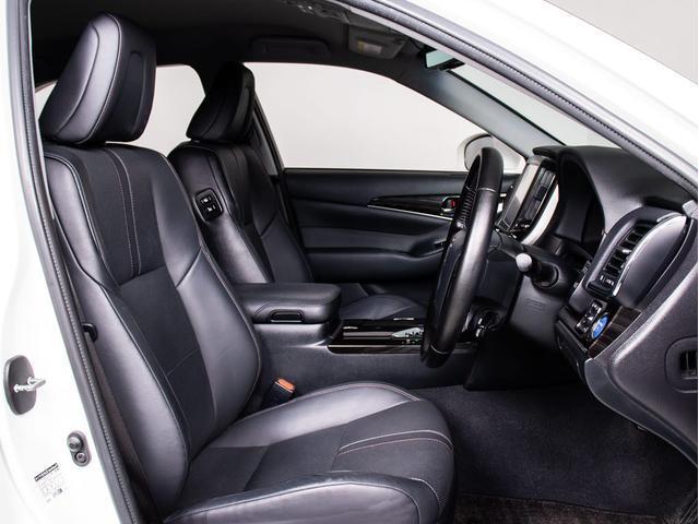 クラウンハイブリッド アスリートＧ　後期型（禁煙車）（黒本革シート）（スパッタリング加工１８インチアルミ）（新品タイヤ）（トヨタセーフティセンス）衝突軽減ブレーキ　車線逸脱抑制ＬＤＡ　レーダークルーズ　踏み間違い防止　Ｂｌｕｅｔｏｏｔｈ（33枚目）