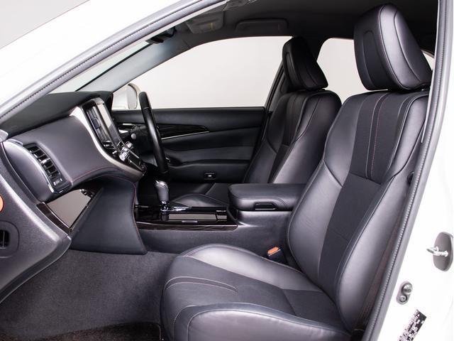 クラウンハイブリッド アスリートＧ　後期型（禁煙車）（黒本革シート）（スパッタリング加工１８インチアルミ）（新品タイヤ）（トヨタセーフティセンス）衝突軽減ブレーキ　車線逸脱抑制ＬＤＡ　レーダークルーズ　踏み間違い防止　Ｂｌｕｅｔｏｏｔｈ（34枚目）