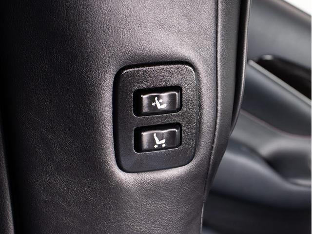 クラウンハイブリッド アスリートＧ　後期型（禁煙車）（黒本革シート）（スパッタリング加工１８インチアルミ）（新品タイヤ）（トヨタセーフティセンス）衝突軽減ブレーキ　車線逸脱抑制ＬＤＡ　レーダークルーズ　踏み間違い防止　Ｂｌｕｅｔｏｏｔｈ（36枚目）