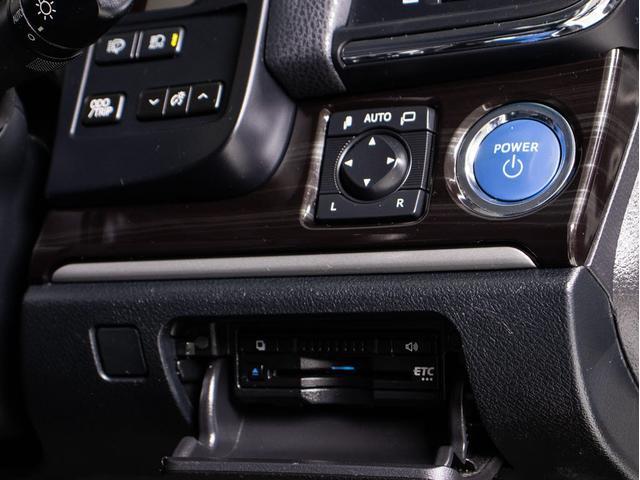 クラウンハイブリッド アスリートＧ　後期型（禁煙車）（黒本革シート）（スパッタリング加工１８インチアルミ）（新品タイヤ）（トヨタセーフティセンス）衝突軽減ブレーキ　車線逸脱抑制ＬＤＡ　レーダークルーズ　踏み間違い防止　Ｂｌｕｅｔｏｏｔｈ（40枚目）