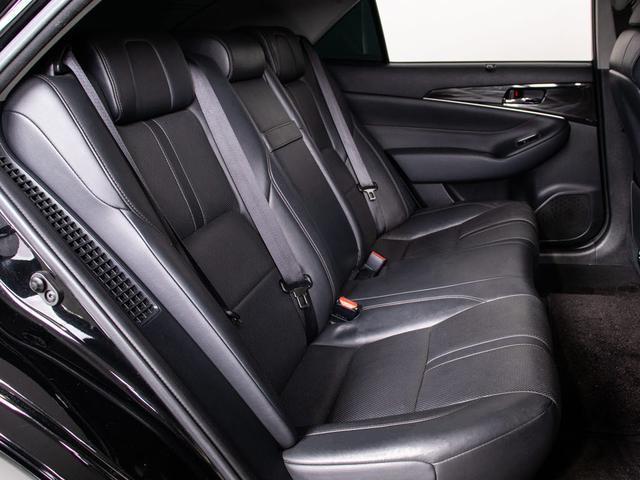 クラウンハイブリッド アスリートＧ　禁煙／黒革／ＯＰ１８ＡＷ／衝突軽減／フルエアロ　　／レーダークルーズ／アダプティブハイビーム／クリアランスソナー／ＥＴＣ車載器／エアシート／シートヒーター（33枚目）