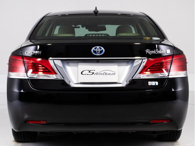 クラウンハイブリッド ロイヤルサルーンＧ　後期（禁煙車）（フラクセン本革シート）（トヨタセーフティセンス）（リヤコンフォートパッケージ）衝突軽減ブレーキ　車線逸脱抑制ＬＤＡ　レーダークルーズ　ＢＳＭ　アダプティブハイビーム　Ｂｌｕｅｔｏｏｔｈ（17枚目）