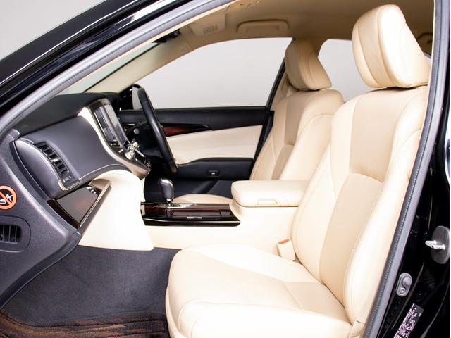 クラウンハイブリッド ロイヤルサルーン　後期型（禁煙車）（本革シート）（フルエアロ）（点検記録簿７枚）（衝突軽減ブレーキ）（踏み間違い防止機能）レーダークルーズ　レギュラーガソリン仕様　Ｂｌｕｅｔｏｏｔｈ対応　ＳＤマルチ　アドバンストＰＫＧ（37枚目）