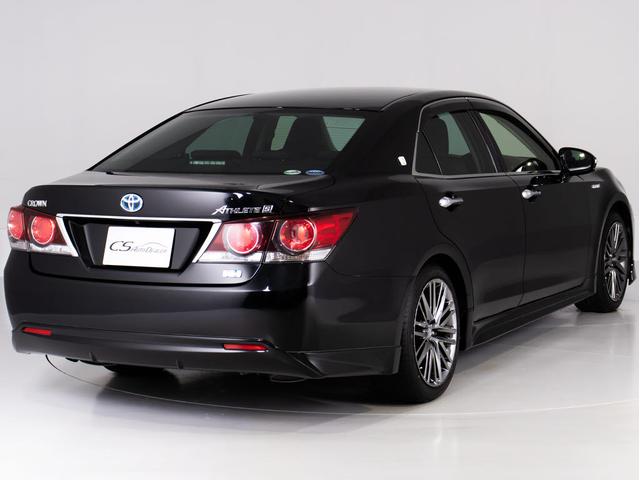 クラウンハイブリッド アスリートＳ　後期型（禁煙車）（黒本革シート）（オプション１８インチアルミホイール）（フルエアロ）ＳＤナビ　Ｂｌｕｅｔｏｏｔｈ対応　レギュラーガソリン仕様　シートヒーター　ステアリングヒーター　スパッタリングアルミ（16枚目）