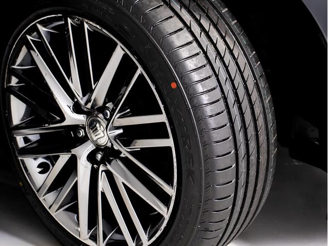 クラウンハイブリッド アスリートＳ　後期型（禁煙車）（黒本革シート）（オプション１８インチアルミホイール）（フルエアロ）ＳＤナビ　Ｂｌｕｅｔｏｏｔｈ対応　レギュラーガソリン仕様　シートヒーター　ステアリングヒーター　スパッタリングアルミ（28枚目）