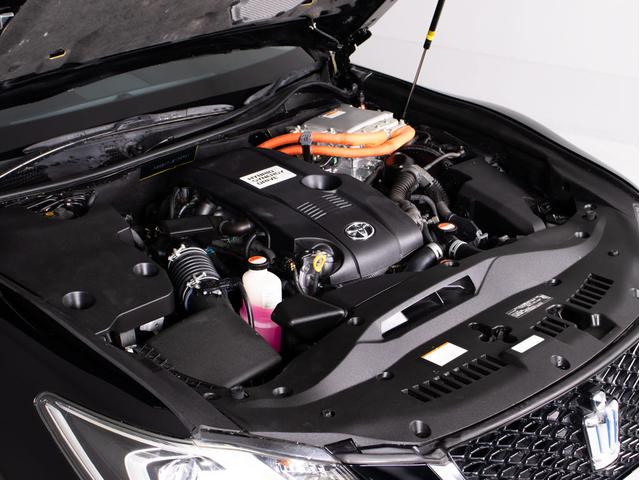 クラウンハイブリッド アスリートＳ　後期型（禁煙車）（黒本革シート）（オプション１８インチアルミホイール）（フルエアロ）ＳＤナビ　Ｂｌｕｅｔｏｏｔｈ対応　レギュラーガソリン仕様　シートヒーター　ステアリングヒーター　スパッタリングアルミ（30枚目）