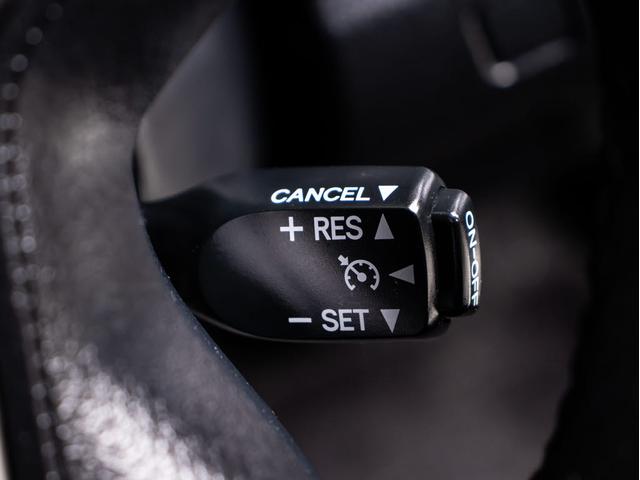 クラウンハイブリッド アスリートＳ　後期型（禁煙車）（黒本革シート）（オプション１８インチアルミホイール）（フルエアロ）ＳＤナビ　Ｂｌｕｅｔｏｏｔｈ対応　レギュラーガソリン仕様　シートヒーター　ステアリングヒーター　スパッタリングアルミ（36枚目）