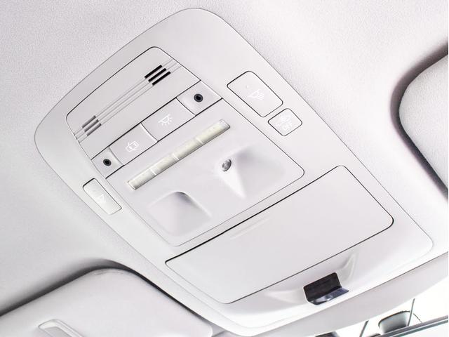 クラウンハイブリッド アスリートＳ　後期型（禁煙車）（黒本革シート）（オプション１８インチアルミホイール）（フルエアロ）ＳＤナビ　Ｂｌｕｅｔｏｏｔｈ対応　レギュラーガソリン仕様　シートヒーター　ステアリングヒーター　スパッタリングアルミ（44枚目）