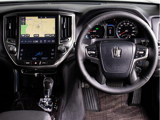 クラウンハイブリッド アスリートＳ　後期型（ワンオーナー）（黒本革シート）（フルエアロ）（オプション１８インチアルミ）（トヨタセーフティセンス）衝突軽減ブレーキ　踏み間違い防止機能　車線逸脱抑制ＬＤＡ　レーダークルーズ　オートハイビーム（31枚目）