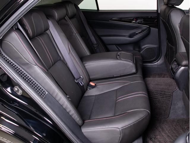 クラウンハイブリッド アスリートＳ　後期型（ワンオーナー）（黒本革シート）（フルエアロ）（オプション１８インチアルミ）（トヨタセーフティセンス）衝突軽減ブレーキ　踏み間違い防止機能　車線逸脱抑制ＬＤＡ　レーダークルーズ　オートハイビーム（34枚目）