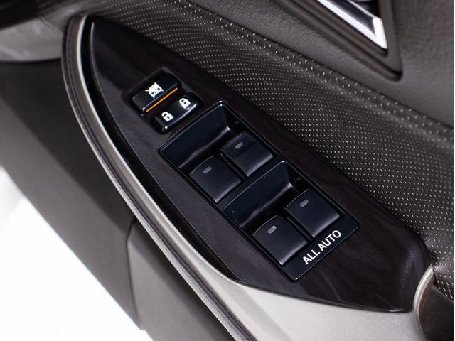 クラウン ２．５アスリート　プレミアムエディション　後期型（禁煙車）（モデリスタエアロ）（専用黒本革シート）（１９インチアルミホイール）専用インテリア＆エクステリア　Ｂｌｕｅｔｏｏｔｈ対応　レギュラーガソリン仕様　ブラックインナーヘッドライト　ＨＤＤ（43枚目）