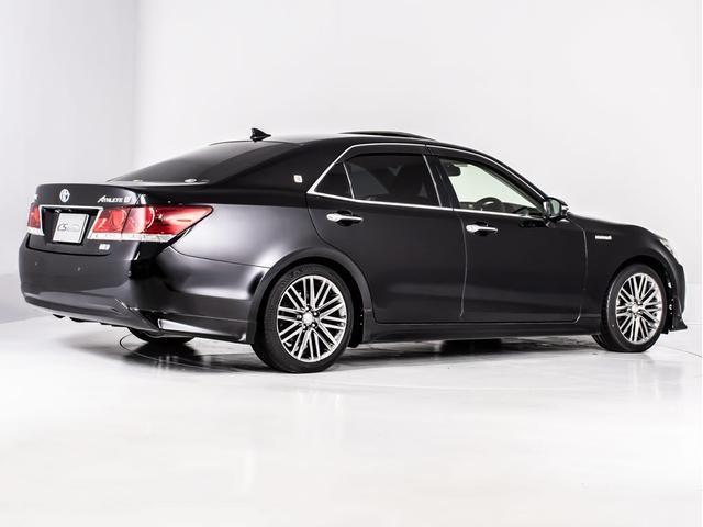 クラウンハイブリッド アスリートＧ　（サンルーフ）（黒本革シート）（フルエアロ）（オプション１８インチアルミ）（衝突軽減）（記録簿８枚）（踏み間違い防止機能）新品タイヤ　レーダークルーズ　アダプティブハイビーム　シートメモリー（11枚目）