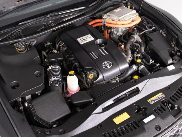 クラウンハイブリッド アスリートＧ　（サンルーフ）（黒本革シート）（フルエアロ）（オプション１８インチアルミ）（衝突軽減）（記録簿８枚）（踏み間違い防止機能）新品タイヤ　レーダークルーズ　アダプティブハイビーム　シートメモリー（25枚目）