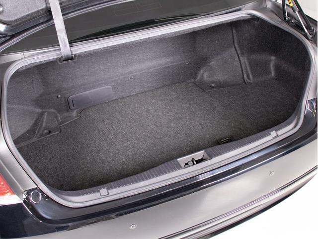 クラウンハイブリッド アスリートＧ　（サンルーフ）（黒本革シート）（フルエアロ）（オプション１８インチアルミ）（衝突軽減）（記録簿８枚）（踏み間違い防止機能）新品タイヤ　レーダークルーズ　アダプティブハイビーム　シートメモリー（26枚目）