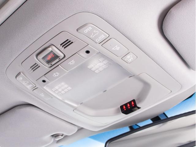 クラウンハイブリッド アスリートＧ　（サンルーフ）（黒本革シート）（フルエアロ）（オプション１８インチアルミ）（衝突軽減）（記録簿８枚）（踏み間違い防止機能）新品タイヤ　レーダークルーズ　アダプティブハイビーム　シートメモリー（42枚目）