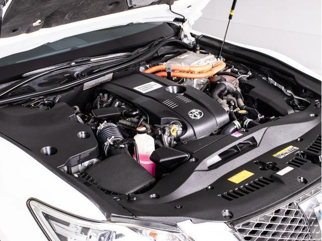 クラウンハイブリッド アスリートＧ　（禁煙車）（ワンオーナー）（黒本革シート）（オプション１８インチアルミ）（フルエアロ）（衝突軽減ブレーキ）（踏み間違い防止機能）レーダークルーズ　Ｂｌｕｅｔｏｏｔｈ対応　レギュラー仕様　点検記録簿８枚（31枚目）