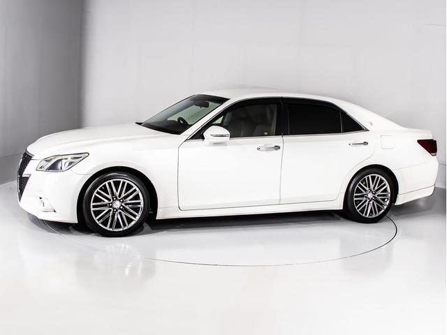 クラウン アスリートＳ　（禁煙車）（黒本革シート）（スパッタリング加工純正１８インチアルミ）（点検記録簿１２枚）Ｂｌｕｅｔｏｏｔｈ対応　エアシート　シートヒーター　ＨＤＤマルチ　バックカメラ　ＨＩＤヘッドライト　ＬＥＤフォグ（15枚目）