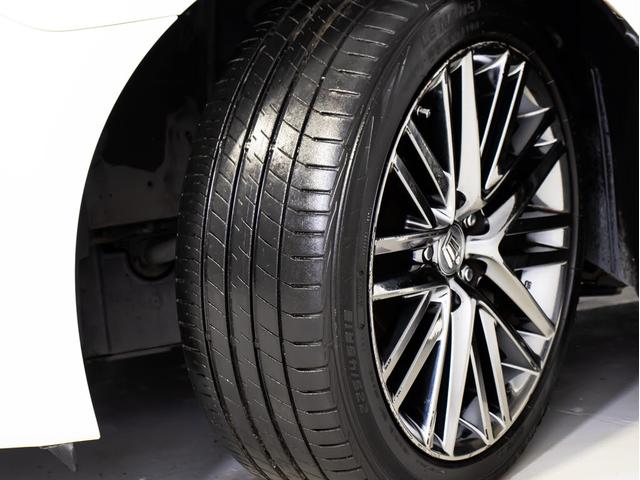 クラウン アスリートＳ　（禁煙車）（黒本革シート）（スパッタリング加工純正１８インチアルミ）（点検記録簿１２枚）Ｂｌｕｅｔｏｏｔｈ対応　エアシート　シートヒーター　ＨＤＤマルチ　バックカメラ　ＨＩＤヘッドライト　ＬＥＤフォグ（22枚目）