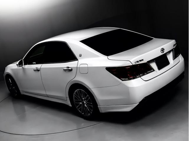 クラウン アスリートＳ　（禁煙車）（黒本革シート）（スパッタリング加工純正１８インチアルミ）（点検記録簿１２枚）Ｂｌｕｅｔｏｏｔｈ対応　エアシート　シートヒーター　ＨＤＤマルチ　バックカメラ　ＨＩＤヘッドライト　ＬＥＤフォグ（29枚目）