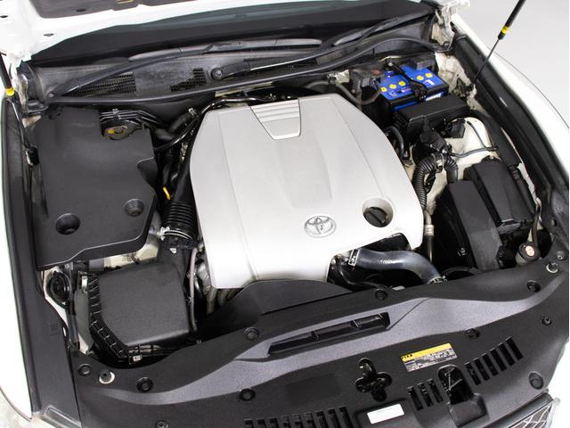 クラウン アスリートＳ　（禁煙車）（黒本革シート）（スパッタリング加工純正１８インチアルミ）（点検記録簿１２枚）Ｂｌｕｅｔｏｏｔｈ対応　エアシート　シートヒーター　ＨＤＤマルチ　バックカメラ　ＨＩＤヘッドライト　ＬＥＤフォグ（30枚目）