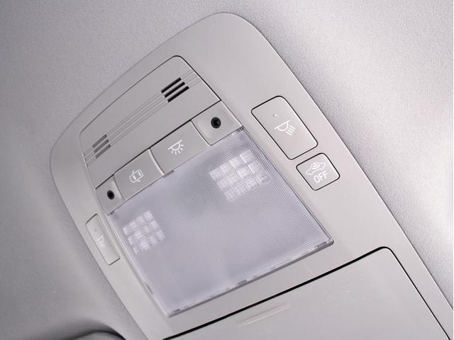 クラウン アスリートＳ　（禁煙車）（黒本革シート）（スパッタリング加工純正１８インチアルミ）（点検記録簿１２枚）Ｂｌｕｅｔｏｏｔｈ対応　エアシート　シートヒーター　ＨＤＤマルチ　バックカメラ　ＨＩＤヘッドライト　ＬＥＤフォグ（45枚目）