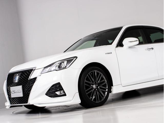 クラウンハイブリッド アスリートＳ　後期型（特注フォーブレザーシート）（オプション１８インチアルミ）（フルエアロ）（ルーフブラック）セーフティセンス　衝突軽減ブレーキ　踏み間違い防止機能　車線逸脱抑制　レーダークルーズ　オートハイビーム（6枚目）