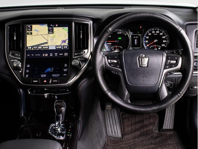 クラウンハイブリッド アスリートＳ　後期型（特注フォーブレザーシート）（オプション１８インチアルミ）（フルエアロ）（ルーフブラック）セーフティセンス　衝突軽減ブレーキ　踏み間違い防止機能　車線逸脱抑制　レーダークルーズ　オートハイビーム（32枚目）