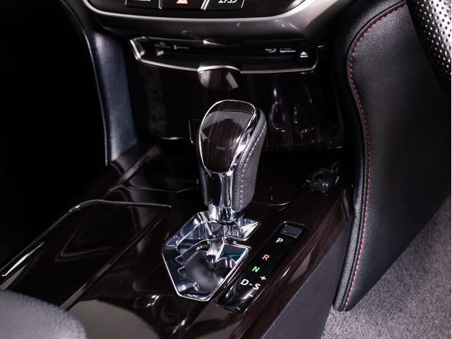 クラウンハイブリッド アスリートＳ　後期型（特注フォーブレザーシート）（オプション１８インチアルミ）（フルエアロ）（ルーフブラック）セーフティセンス　衝突軽減ブレーキ　踏み間違い防止機能　車線逸脱抑制　レーダークルーズ　オートハイビーム（34枚目）